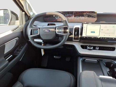 New 2025 Ford Expedition Active image 10