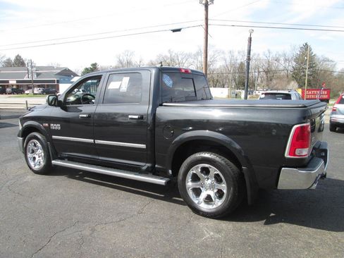 Used 2018 RAM 1500 Laramie w/ Convenience Group AWD/4WD image 12