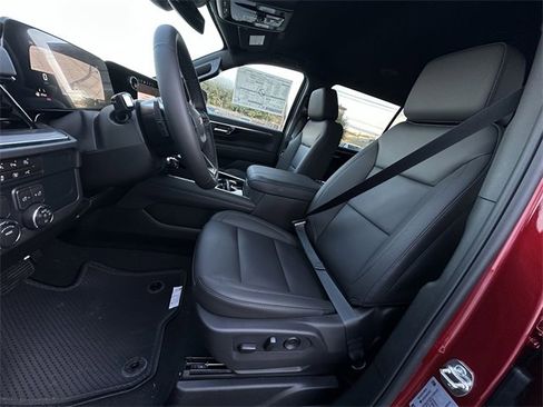 New 2026 Chevrolet Suburban LT image 19