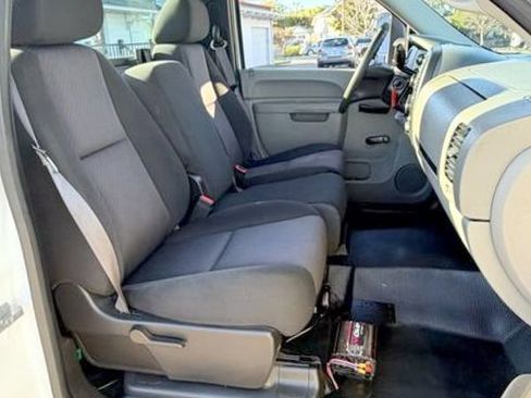 Used 2014 Chevrolet Silverado 2500 W/T image 17