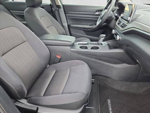 Used 2025 Nissan Altima 2.5 SV FWD image 20