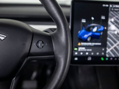 Used 2024 Tesla Model Y Long Range AWD/4WD image 29