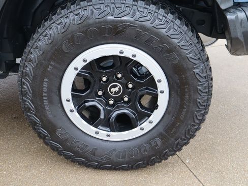 Used 2023 Ford Bronco Badlands w/ Sasquatch Package AWD/4WD image 25