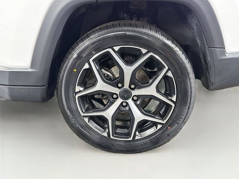 Used 2025 Jeep Compass Limited AWD/4WD image 30