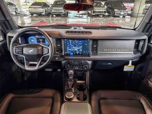 New 2025 Ford Bronco Badlands w/ Sasquatch Package image 12