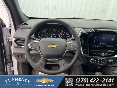 Used 2023 Chevrolet Traverse LT w/ LT Premium Package image 28