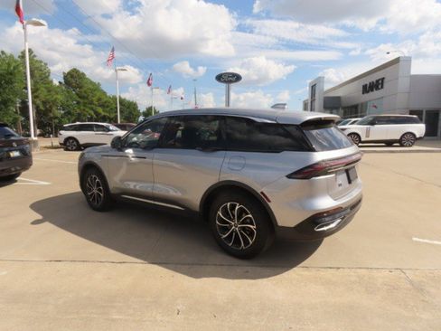 Certified 2025 Lincoln Nautilus Premier AWD/4WD image 15