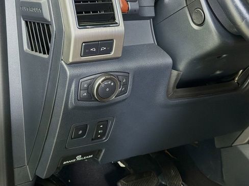 Used 2022 Ford F350 Platinum w/ FX4 Off-Road Package image 12