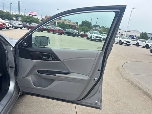 Used 2016 Honda Accord EX-L image 25