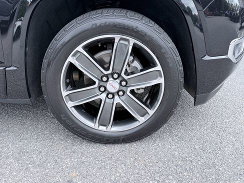 Used 2019 GMC Acadia Denali w/ Technology Package FWD image 37