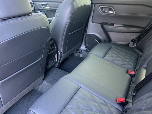 New 2026 Nissan Rogue Platinum w/ Tech Package image 9