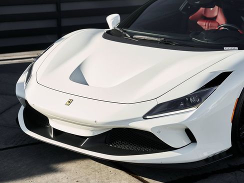 Used 2021 Ferrari F8 Tributo image 5