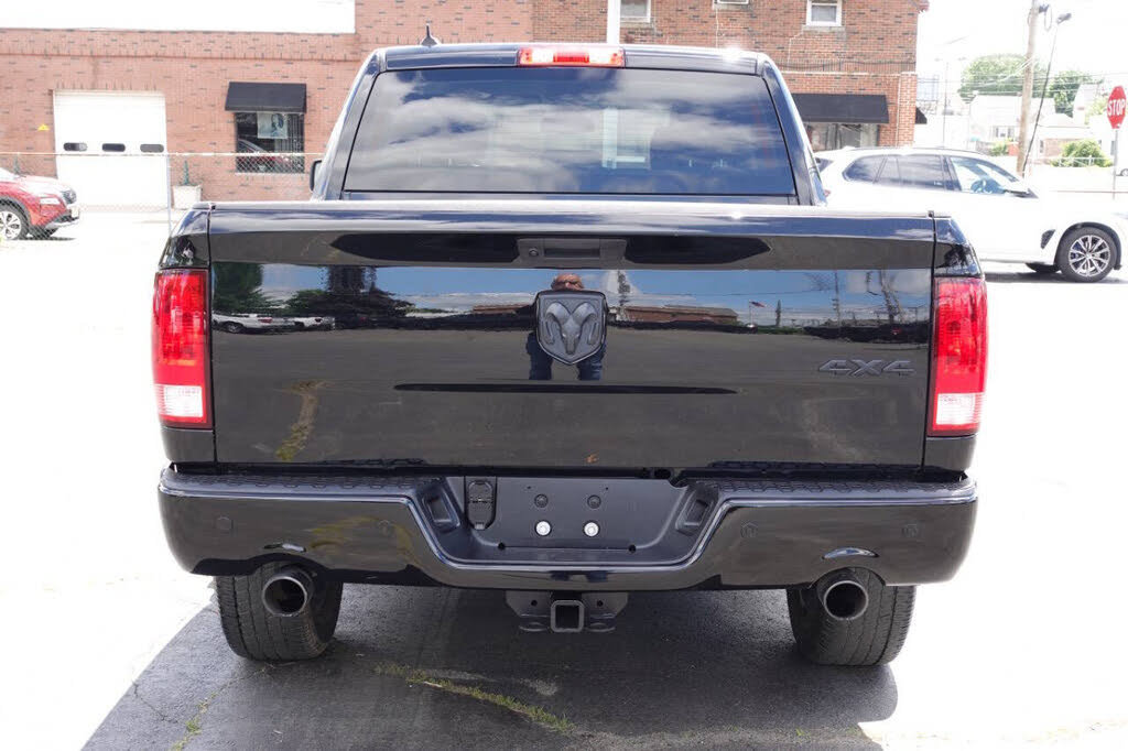Used 2022 RAM 1500 Classic SLT w/ Electronics Convenience Group AWD/4WD image 10