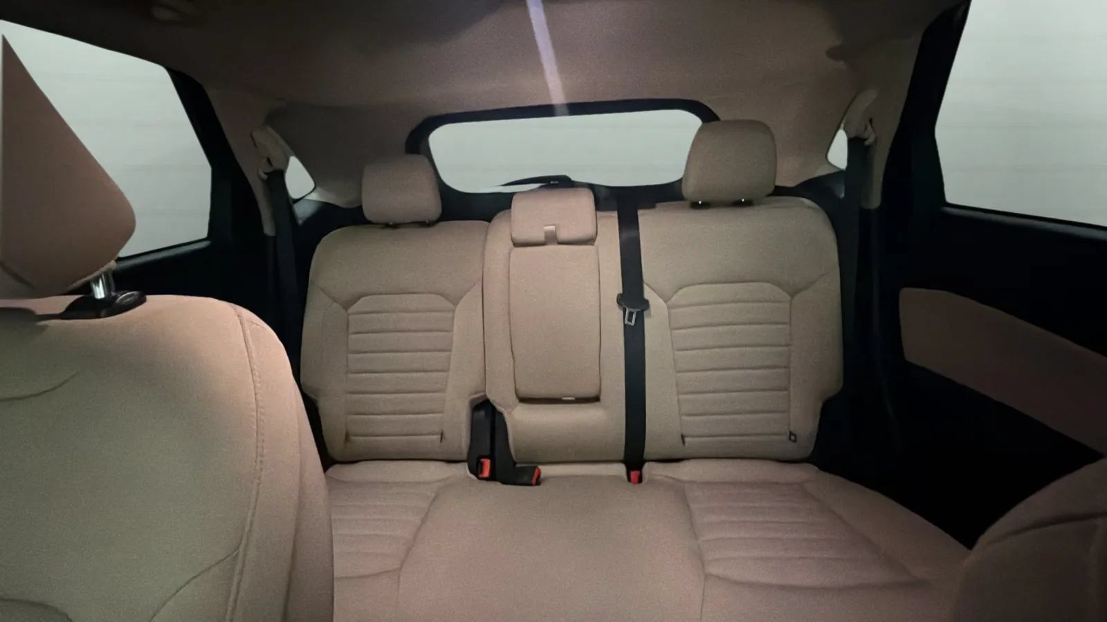 Used 2022 Ford Edge SE w/ Black Appearance Package AWD/4WD image 19
