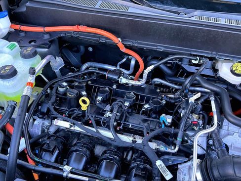 Certified 2025 Ford Maverick Lariat w/ Black Appearance Package image 28