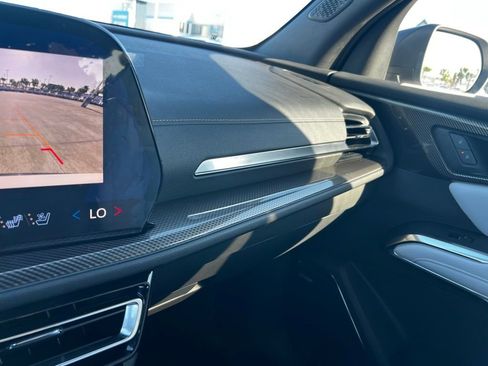 Used 2025 Chevrolet Traverse High Country image 77