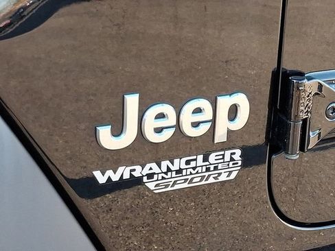 Used 2020 Jeep Wrangler Unlimited Sport image 30
