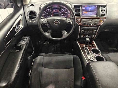 Used 2018 Nissan Pathfinder S AWD/4WD image 4