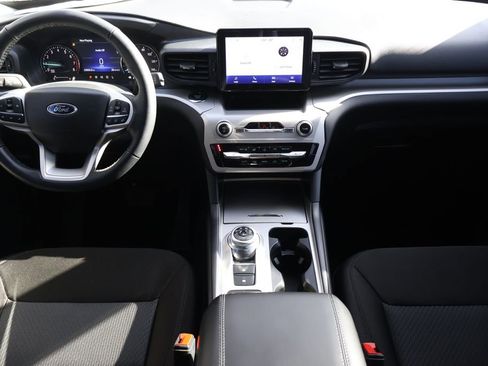 Used 2023 Ford Explorer XLT image 14