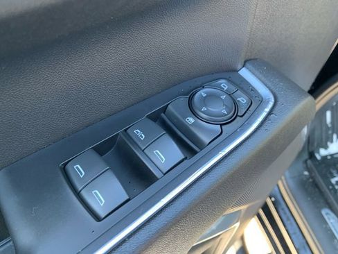Used 2023 GMC Sierra 1500 Elevation image 18