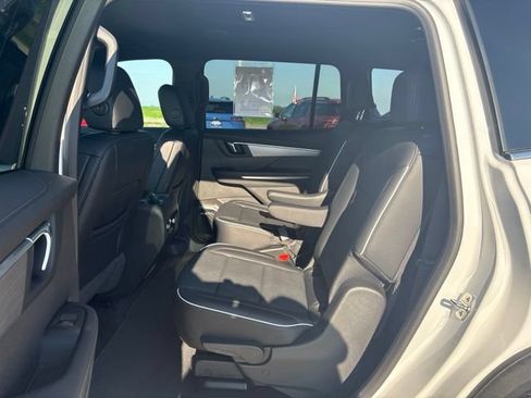 Used 2026 Buick Enclave Preferred AWD/4WD image 14