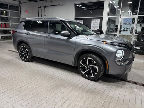 Used 2024 Mitsubishi Outlander SEL image 4