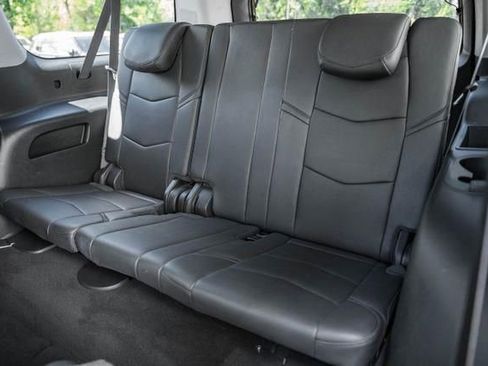 Used 2020 Cadillac Escalade ESV Luxury image 34