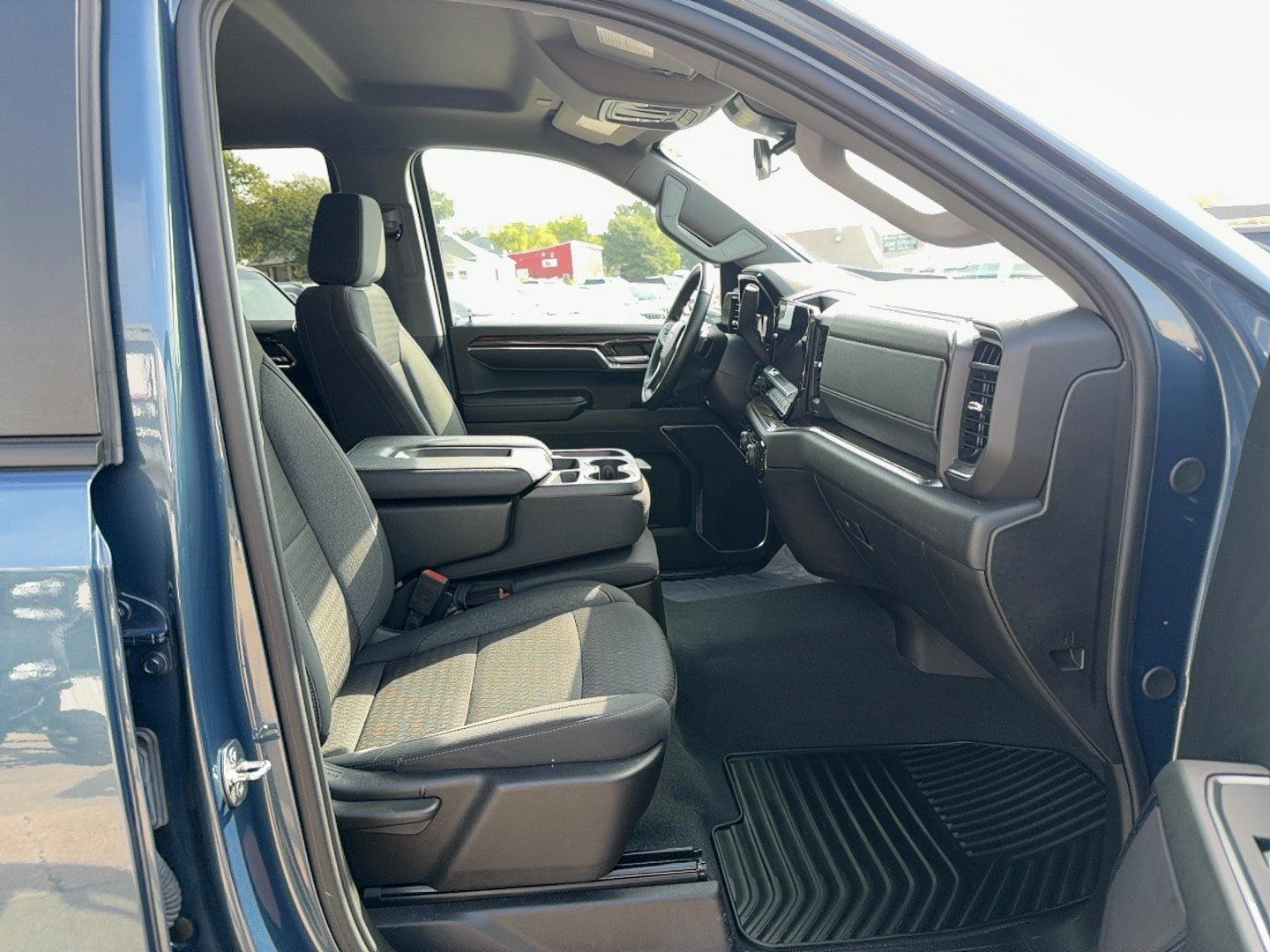 Used 2024 Chevrolet Silverado 1500 LT AWD/4WD image 23