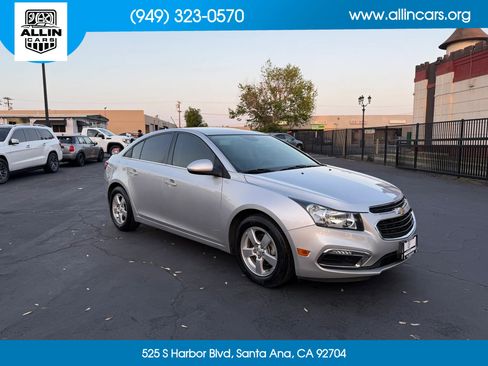 Used 2016 Chevrolet Cruze LT FWD image 3