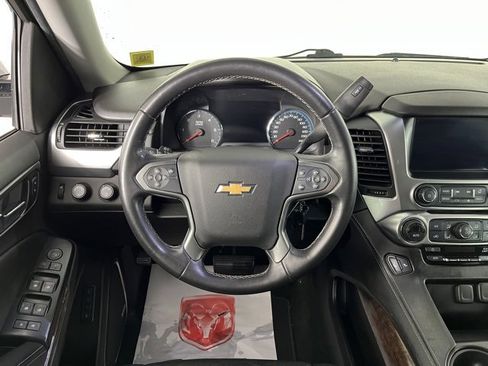 Used 2017 Chevrolet Suburban LT image 19