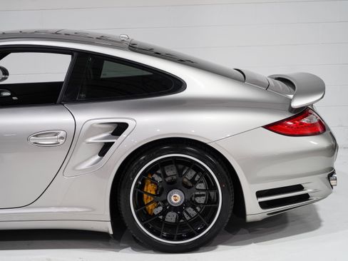Used 2013 Porsche 911 Turbo S AWD/4WD image 33