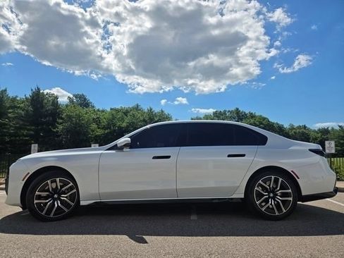 Used 2025 BMW 760i xDrive w/ Executive Package AWD/4WD image 24