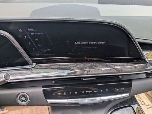 Used 2021 Cadillac Escalade Premium Luxury image 27