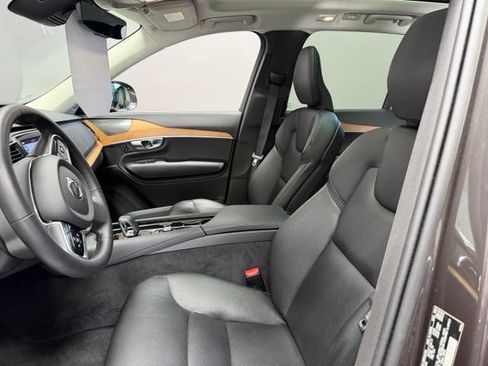 Used 2023 Volvo XC90 B6 Plus w/ Protection Package Premier AWD/4WD image 16