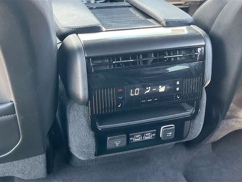Certified 2023 Jeep Wagoneer 4WD w/ Premium Group I image 27