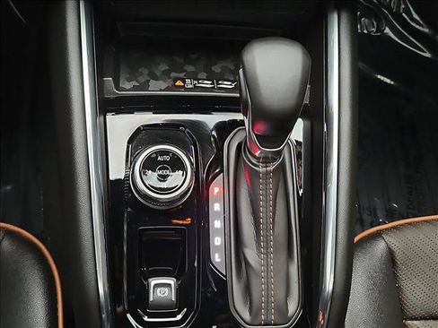 Used 2025 GMC Canyon AT4 w/ Technology Plus Package AWD/4WD image 12
