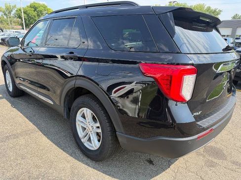 Certified 2024 Ford Explorer XLT w/ Equipment Group 202A AWD/4WD image 3