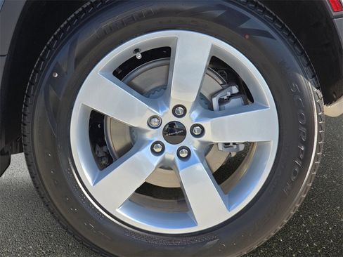 New 2026 Land Rover Defender 110 S image 35