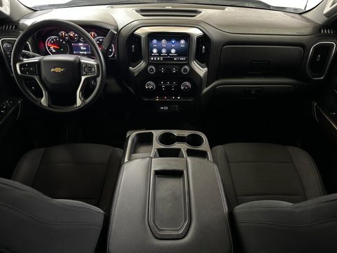 Used 2020 Chevrolet Silverado 1500 LT image 2