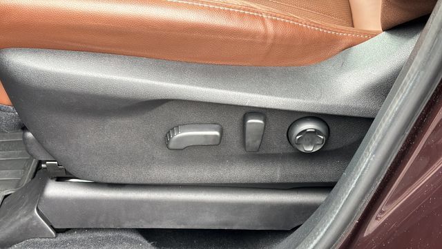 Used 2023 Subaru Ascent Touring AWD/4WD image 19