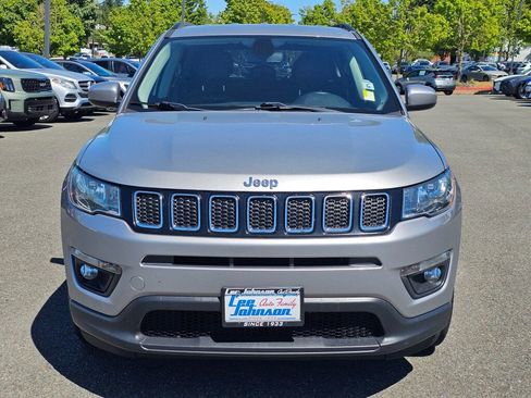 Used 2020 Jeep Compass Latitude FWD image 2