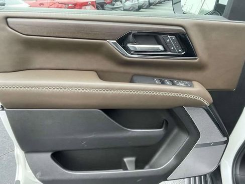 Used 2025 GMC Yukon XL Denali Ultimate image 18