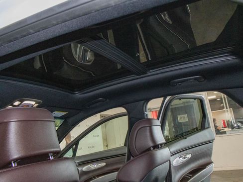 Used 2022 Genesis GV70 2.5T w/ Advanced Package AWD/4WD image 14