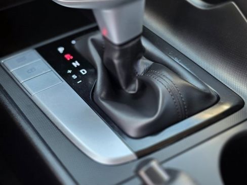 Certified 2023 Hyundai Elantra SEL image 30