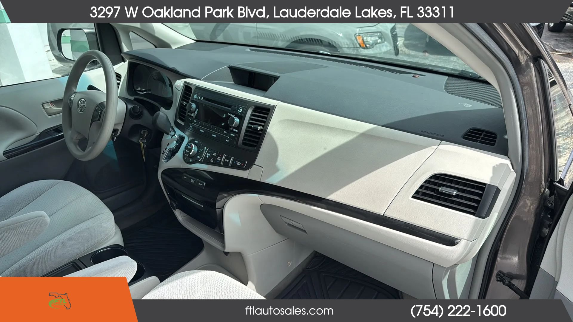 Used 2013 Toyota Sienna LE FWD image 33