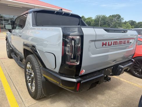 Used 2024 GMC Hummer EV 3X w/ LPO, Illumination Package AWD/4WD image 2