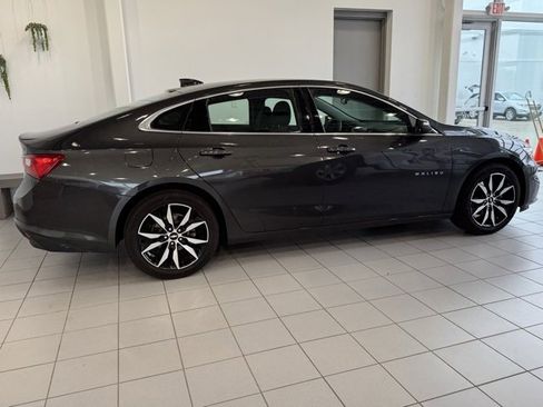 Used 2017 Chevrolet Malibu LT w/ Driver Confidence Package image 32