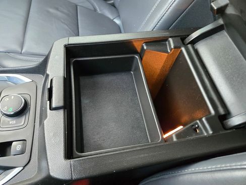 Used 2018 Chevrolet Traverse LT image 11