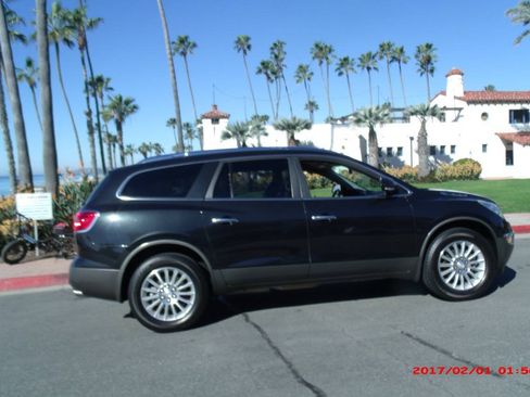 Used 2012 Buick Enclave Leather FWD image 2
