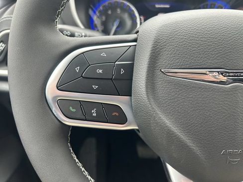 New 2026 Chrysler Pacifica Select AWD/4WD image 28